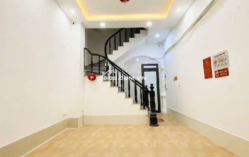 Bán Nhà ĐỊNH CÔNG, 39m², 6 Tầng, Ô Tô Đỗ Cửa, Kinh Doanh Đỉnh Cao, Chỉ 7.2 Tỷ